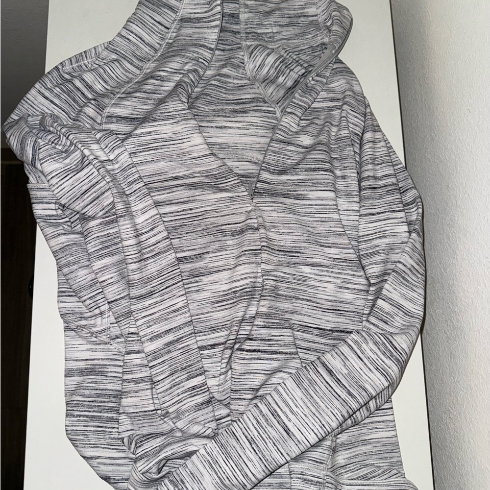 Lululemon 1/2 Zip Spade Dye Size 6